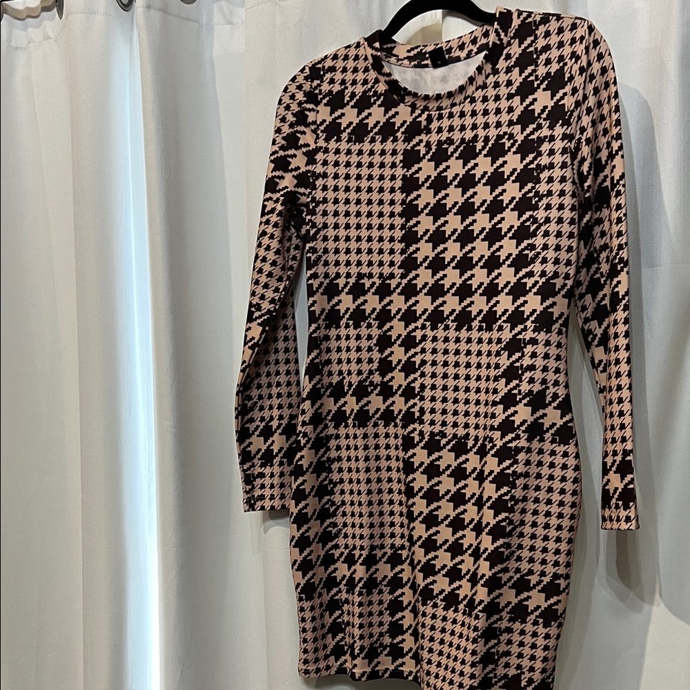 SHEIN Black and Pink Houndstooth Long Sleeve Dress